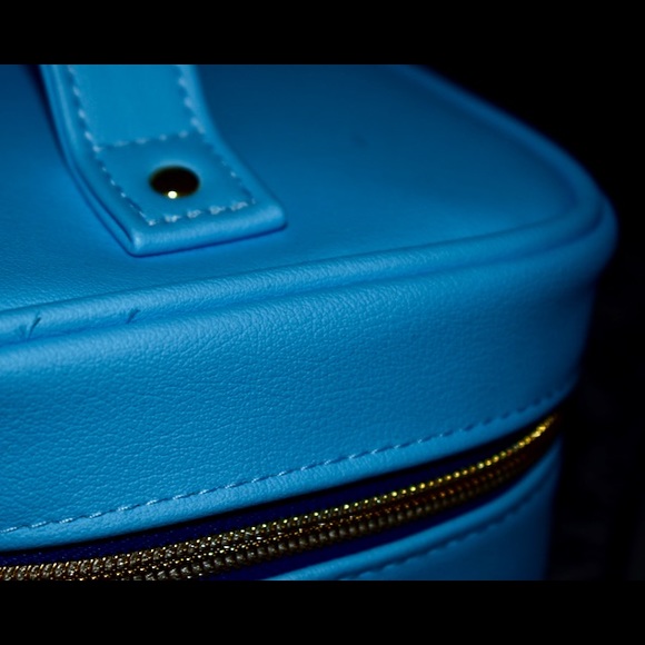 Jeffree Star Light Blue Travel TrainCase - Picture 7 of 8